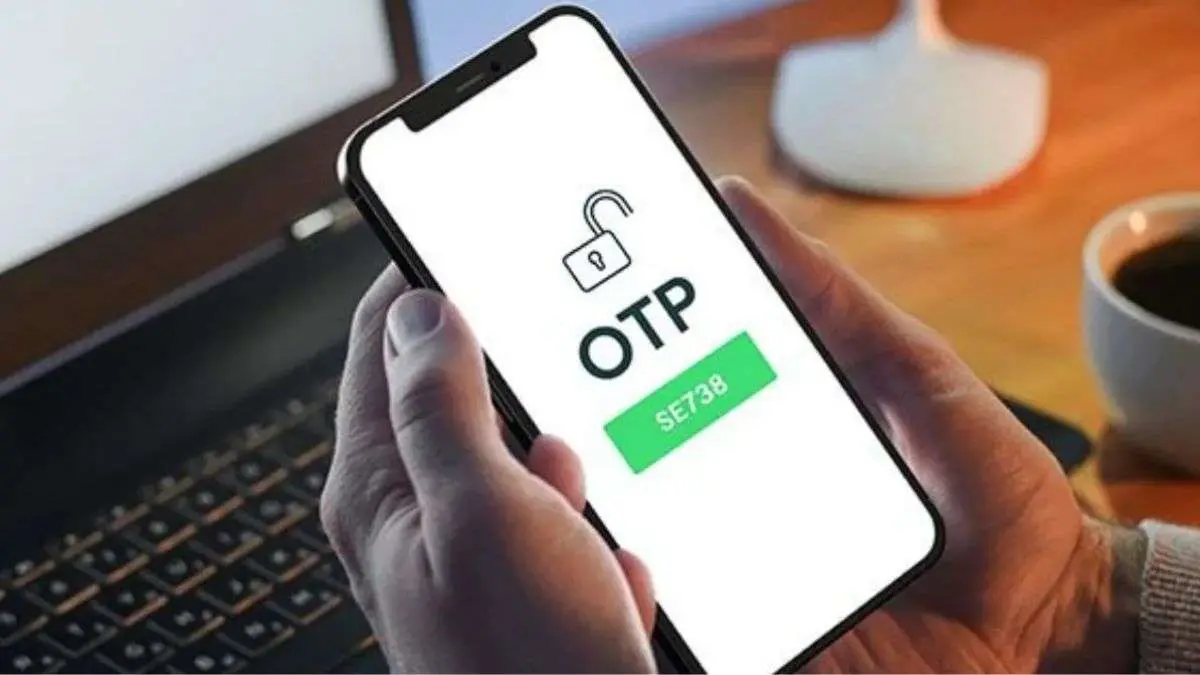 دریافت رمز یک‌بارمصرف OTP از طریق اپلیکیشن موبایل برای ورود ایمن به اینترنت بانک رفاه